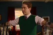 Steht Laura so gut er kann zur Seite: Max (Max Jenkins) ...