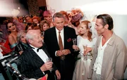 Im Bild (v.li.): Janno Halm (Wolfgang Spier), Wenzel Hofer (Klaus Wildbolz), Sissy Hofer (Andrea Lamatsch), Louis Anderson (Wassily Zechyr). Im Bild (v.li.): Janno Halm (Wolfgang Spier), Wenzel Hofer (Klaus Wildbolz), Sissy Hofer (Andrea Lamatsch), Louis Anderson (Wassily Zechyr).