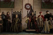 (v.l.n.r.) Margaret Beaufort (Michelle Fairley); Elizabeth of York (Jodie Comer); Henry VII. (Jacob Collins-Levy)