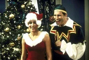 Stacy (Jennifer Esposito, l.) und Paul (Richard Kind, r.) freuen sich auf das bevorstehende Fest.