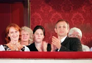 Nicole R. Beutler (Fanny Hofer), Fritz Egger (Florian Ahammer). Nicole R. Beutler (Fanny Hofer), Fritz Egger (Florian Ahammer).