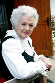 Marianne Schönauer (Therese Schlierbach). Marianne Schönauer (Therese Schlierbach).