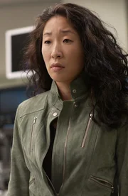 Bei ihrer Aufgabe den Patienten die Laborberichte vom Wochenende vorzustellen haben Cristina (Sandra Oh) und Alex Schwierigkeiten, mit der Dankbarkeit ihrer Patienten umzugehen ... Bei ihrer Aufgabe den Patienten die Laborberichte vom Wochenende vorzustellen haben Cristina (Sandra Oh) und Alex Schwierigkeiten, mit der Dankbarkeit ihrer Patienten umzugehen ...