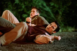 L-R: Alex Browning (Devon Sawa) and Carter Horton (Kerr Smith)