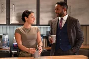 Sara Garcia als Jennifer Morales und Luke Forbes als Jonathan Peck