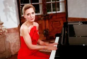 Constanze Engelbrecht (Elvira Plummer). Constanze Engelbrecht (Elvira Plummer).