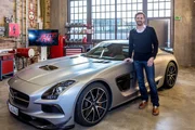 Experte Alexander Bloch im neuen 'auto mobil' Studio. Experte Alexander Bloch im neuen 'auto mobil' Studio.