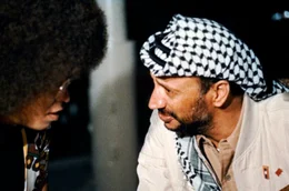Jassir Arafat und Angela Davies bei den X. Weltfestspielen in Ost-Berlin 1973