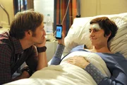 Gregor weicht keine Sekunde von Fannys Seite. Von links: Gregor Brunner (Holger M. Wilhelm) und Fanny Lechner (Katrin Lux).