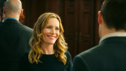 Meg (Leslie Mann).