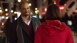David (Damon Wayans Jr.) und Alice (Dakota Johnson)