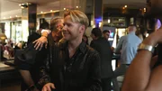 Auch wenn die RTL-Reality Awards eins Arbeitsevent f&uuml;r Manager Ram&oacute;n Wagner ist, bleibt der Spa&szlig; nicht aus. Zwischen managen und Kontakte kn&uuml;pfen findet er die Zeit mit Kollegen zu lachen.