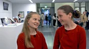 Emily und Franka vor ihrem großen Chorauftritt. Emily und Franka vor ihrem großen Chorauftritt.