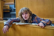 Aufgewacht! Lena (Anna Schimrigk) ist im H&ouml;rsaal kurz eingenickt und musste von ihrer Dozentin geweckt werden.