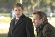 Dr. James Wilson (Robert Sean Leonard, l.) und Dr. Greg House (Hugh Laurie, r.) Dr. James Wilson (Robert Sean Leonard, l.) und Dr. Greg House (Hugh Laurie, r.)
