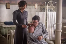 Patientin Eliza Graves (Kate Beckinsale), &uuml;bt vom ersten Moment an eine geheimnisvolle Anziehung auf Edward (Jim Sturgess) aus.
