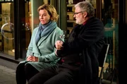 Heidi (Margarita Broich) und Oberkellner Ivo (Filip Peeters) finden Gefallen aneinander. Heidi (Margarita Broich) und Oberkellner Ivo (Filip Peeters) finden Gefallen aneinander.