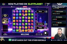 Online-Streamer wie hier &bdquo;Spintwix&ldquo; aus den Niederlanden verdienen damit Geld, dass sie auf einer Internetplattform live vor Publikum zocken.