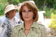 Bei der Trauung iher Tochter denkt Claire (Senta Berger) an ihre eigene Eheschließung zurück. Bei der Trauung iher Tochter denkt Claire (Senta Berger) an ihre eigene Eheschließung zurück.
