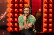 Max Giesinger beim Kerzenflammen-Duell.