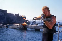 Das letzte Weibchen ist kurz davor, die Umz&auml;unung der ehemaligen Forschungsstation verlassen zu k&ouml;nnen. Gelingt es Carter Blake (Thomas Jane), diese Katastrophe noch abzuwenden?; Das letzte Weibchen ist kurz davor, die Umz&auml;unung der ehemaligen Forschungsstation verlassen zu k&ouml;nnen. Gelingt es Carter Blake (Thomas Jane), diese Katastrophe noch abzuwenden?