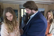 Vater-Tochter-Gespräch: Emilia Bernsdorf als Nina Homberg, Antoine Monot jr. als Benni Homberg, Sina Tkotsch als Nele Vater-Tochter-Gespräch: Emilia Bernsdorf als Nina Homberg, Antoine Monot jr. als Benni Homberg, Sina Tkotsch als Nele