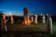 Ritualmord? Eine Mitarbeiterin des Denkmalamtes wird tot auf einem keltischen Grabh&uuml;gel bei Hochdorf aufgefunden. Es stellt sich heraus, dass sich am Vorabend dort eine dubiose Gruppe selbsternannter Druiden (Moritz Otto, M. und Komparsen) f&uuml;r ihre zweifelhaften Rituale versammelt hatte. Musste die Frau sterben, weil sie dem Geheimbund zu nahegekommen war?