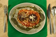 Leibgericht: Spaghetti mit Tomatensauce, Mozzarella-Hackbällchen und Basilikum-Pesto von Tanja Viefhues Leibgericht: Spaghetti mit Tomatensauce, Mozzarella-Hackbällchen und Basilikum-Pesto von Tanja Viefhues