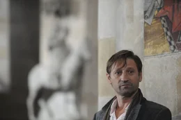 Professor Eberlein (Andreas Patton) bei seinem Vortrag im Bamberger Dom.