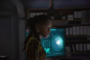 Die Astrophysikerin Samantha Crowe (Sharon Duncan-Brewster) ist an Bord der "Thorvaldson" auf dem Weg in die Antarktis. Die Astrophysikerin Samantha Crowe (Sharon Duncan-Brewster) ist an Bord der "Thorvaldson" auf dem Weg in die Antarktis.