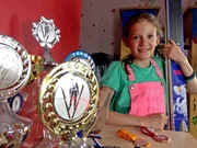Die zehnjährige Emily ist ambitionierte Skispringerin. Die zehnjährige Emily ist ambitionierte Skispringerin.Â