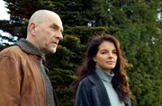 Viola Delbrück (Yvonne Catterfeld) und Burkhard "Butsch" Schulz (Götz Schubert). Viola Delbrück (Yvonne Catterfeld) und Burkhard "Butsch" Schulz (Götz Schubert).