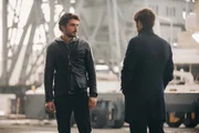 Lorenzo (Giacomo Giorgio, l.) und Luca (Lino Guanciale, r.) begegnen sich zuf&auml;llig auf der Werft. Was verbindet die beiden?