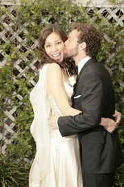 Dr. Montenegro (Michaela Conlin, l.); Dr. Hodgins (T.J. Thyne, r.) Dr. Montenegro (Michaela Conlin, l.); Dr. Hodgins (T.J. Thyne, r.)