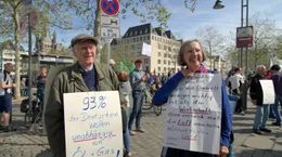 Otto und Luise J&auml;ger auf einer Demo der Grannys for future.