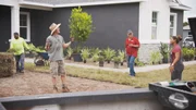 Um den Geschmack der Familie zu vereinen, mischen Brian und Mika moderne Akzente mit rustikalem Landhaus-Charme, um ein Zuhause zu schaffen, an dem die Familie jahrelang Freude haben wird.
