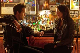 Hal Jordan (Ryan Reynolds) ist ein chaotischer Single und waghalsiger Air-Force-Testpilot. F&uuml;r seine halsbrecherische Art zu fliegen handelt er sich bei seiner Vorgesetzten, Kollegin und Jugendliebe Carol Ferris (Blake Lively) immer wieder &Auml;rger ein.