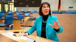 Die ehemalige Politikerin Ingrid Matth&auml;us-Maier im alten Bundestag in Bonn.