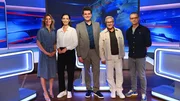 Das Team dieser Ausgabe von "heute-show extra - Das Quiz" von links: Valerie Niehaus, Pinar Atalay, Lutz van der Horst, Jan Hofer und Moritz Neumeier Das Team dieser Ausgabe von "heute-show extra - Das Quiz" von links: Valerie Niehaus, Pinar Atalay, Lutz van der Horst, Jan Hofer und Moritz Neumeier