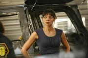 Dr. Saroyan (Tamara Taylor) steckt mitten in den Untersuchungen zu dem Mordfall einer Hausfrau und Mutter, die in ihrem Auto in die Luft gesprengt wurde. Dr. Saroyan (Tamara Taylor) steckt mitten in den Untersuchungen zu dem Mordfall einer Hausfrau und Mutter, die in ihrem Auto in die Luft gesprengt wurde.