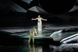 Marjukka Tepponen (Violetta).