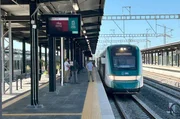 Tren Maya, der Maya-Zug, im Bahnhof von Mérida auf der mexikanischen Halbinsel Yucatán. Die Stadt gilt als Tor zur Welt der Maya und ist ein essenzielles Etappenziel auf der Entdeckungsreise. Tren Maya, der Maya-Zug, im Bahnhof von Mérida auf der mexikanischen Halbinsel Yucatán. Die Stadt gilt als Tor zur Welt der Maya und ist ein essenzielles Etappenziel auf der Entdeckungsreise.