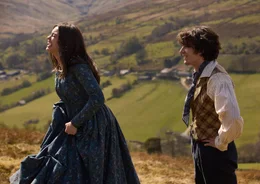 Emily (Emma Mackey) und Branwell Bront&euml; (Fionn Whitehead).