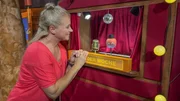 Paul Pfirsich möchte das "Obst der Woche" werden. Er erzählt Singa in einem Gedicht, warum er so besonders ist. Paul Pfirsich möchte das "Obst der Woche" werden. Er erzählt Singa in einem Gedicht, warum er so besonders ist.