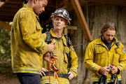 Pictured (L-R): Shawn Hatosy as Brett Richards and Max Thieriot as Bode Leone. Pictured (L-R): Shawn Hatosy as Brett Richards and Max Thieriot as Bode Leone.