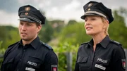 Während Mattes auf einer Fortbildung ist, hat Melanie (Sanna Englund) mit Nick (Raúl Richter) einen neuen Partner. Während Mattes auf einer Fortbildung ist, hat Melanie (Sanna Englund) mit Nick (Raúl Richter) einen neuen Partner.