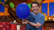Juri zeigt, wie du aus einem Luftballon und einem Becher einen Heißluftballon basteln kannst. © KiKA - Honorarfreie Verwendung gemäß AGB im redaktionellen Zusammenhang mit genannter Sendung bei Nennung "Bild: KiKA" Einschließlich Social Media© KiKA - Honorarfreie Verwendung gemäß AGB im redaktionellen Zusammenhang mit genannter Sendung bei Nennung "Bild: KiKA" Einschließlich Social Media Juri zeigt, wie du aus einem Luftballon und einem Becher einen Heißluftballon basteln kannst. © KiKA - Honorarfreie Verwendung gemäß AGB im redaktionellen Zusammenhang mit genannter Sendung bei Nennung "Bild: KiKA" Einschließlich Social Media© KiKA - Honorarfreie Verwendung gemäß AGB im redaktionellen Zusammenhang mit genannter Sendung bei Nennung "Bild: KiKA" Einschließlich Social Media