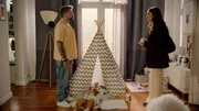 Laura (Chryssanthi Kavazi) lässt sich von Johns (Felix von Jascheroff) Appell nicht aufhalten. Laura (Chryssanthi Kavazi) lässt sich von Johns (Felix von Jascheroff) Appell nicht aufhalten.