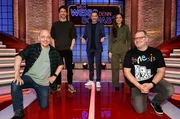 Moderator Kai Pflaume und seine Rateteam-Kapit&auml;ne Bernhard Ho&euml;cker und Elton begr&uuml;&szlig;en in dieser Sendung den Schauspieler Florian David Fitz und die Schauspielerin Nilam Farooq.