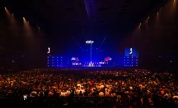 Die ausverkaufte Wiener Stadthalle beim letzen Konzert der "EAV"
